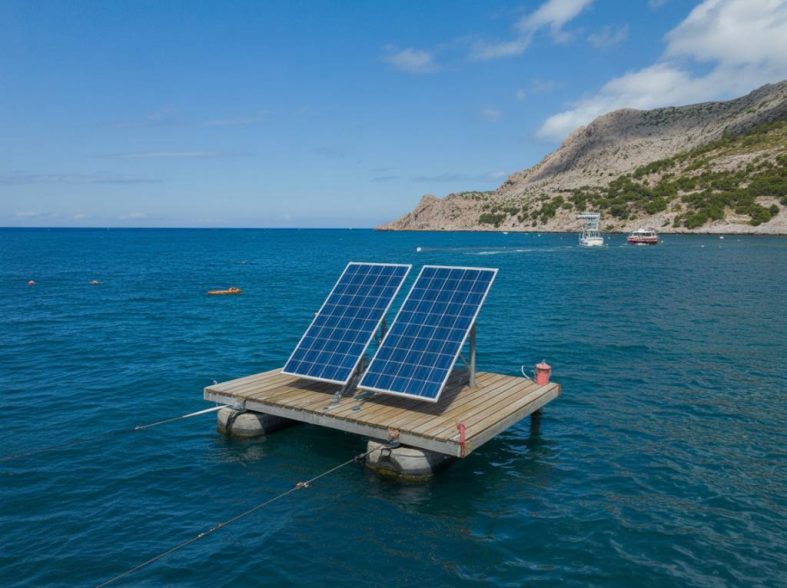 Güneş Paneli ile Deniz Kenarında Sürdürülebilir Tatil Deneyimi: Kurulum ve Enerji Yönetimi Rehberi